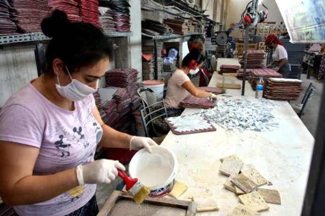 Atık mermerleri değerlendiren kadınlar, ülke ekonomisine yıllık 1 milyon dolar katkı sağlıyor